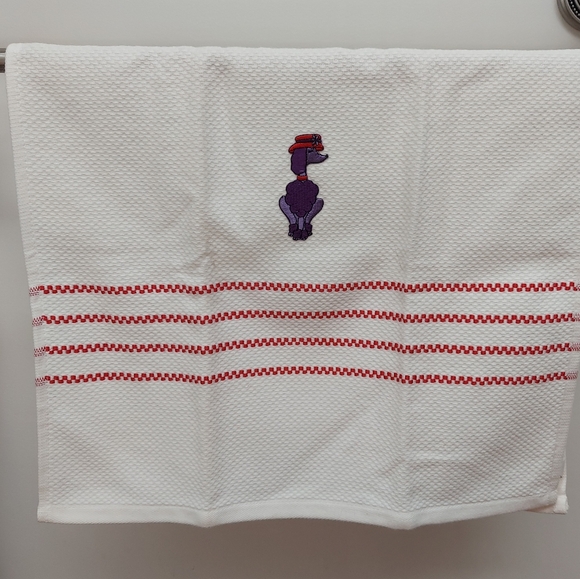 Set of 3 Red Hat Society Towels - Picture 8 of 13